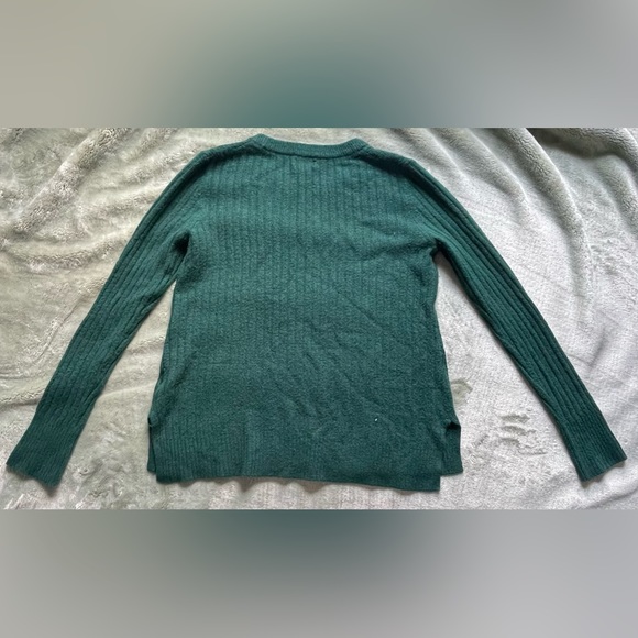 Women’s medium green old navy sweater - Picture 2 of 4